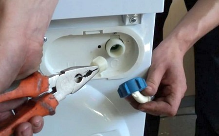 Стиральная машина отключается во время стирки