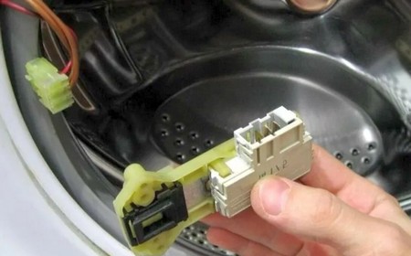 Стиральная машина включается и выключается