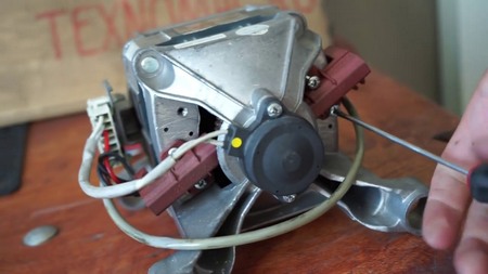 Замена щёток электродвигателя стиральной машины